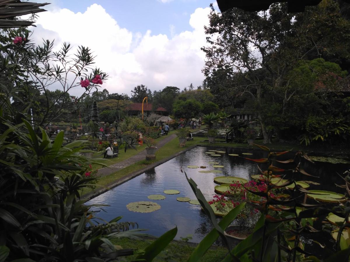 Dhangin Taman Karangasem  Luaran gambar