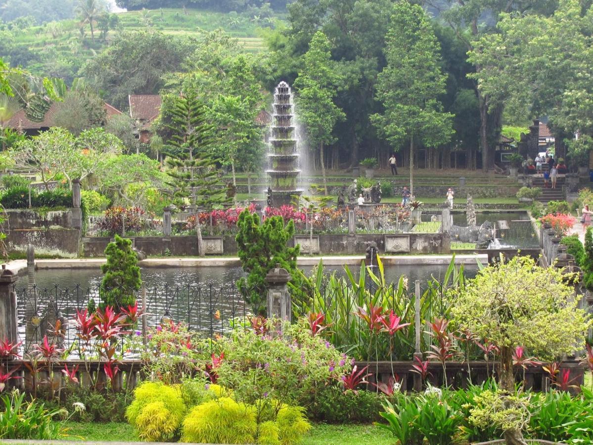 Dhangin Taman Karangasem  Luaran gambar