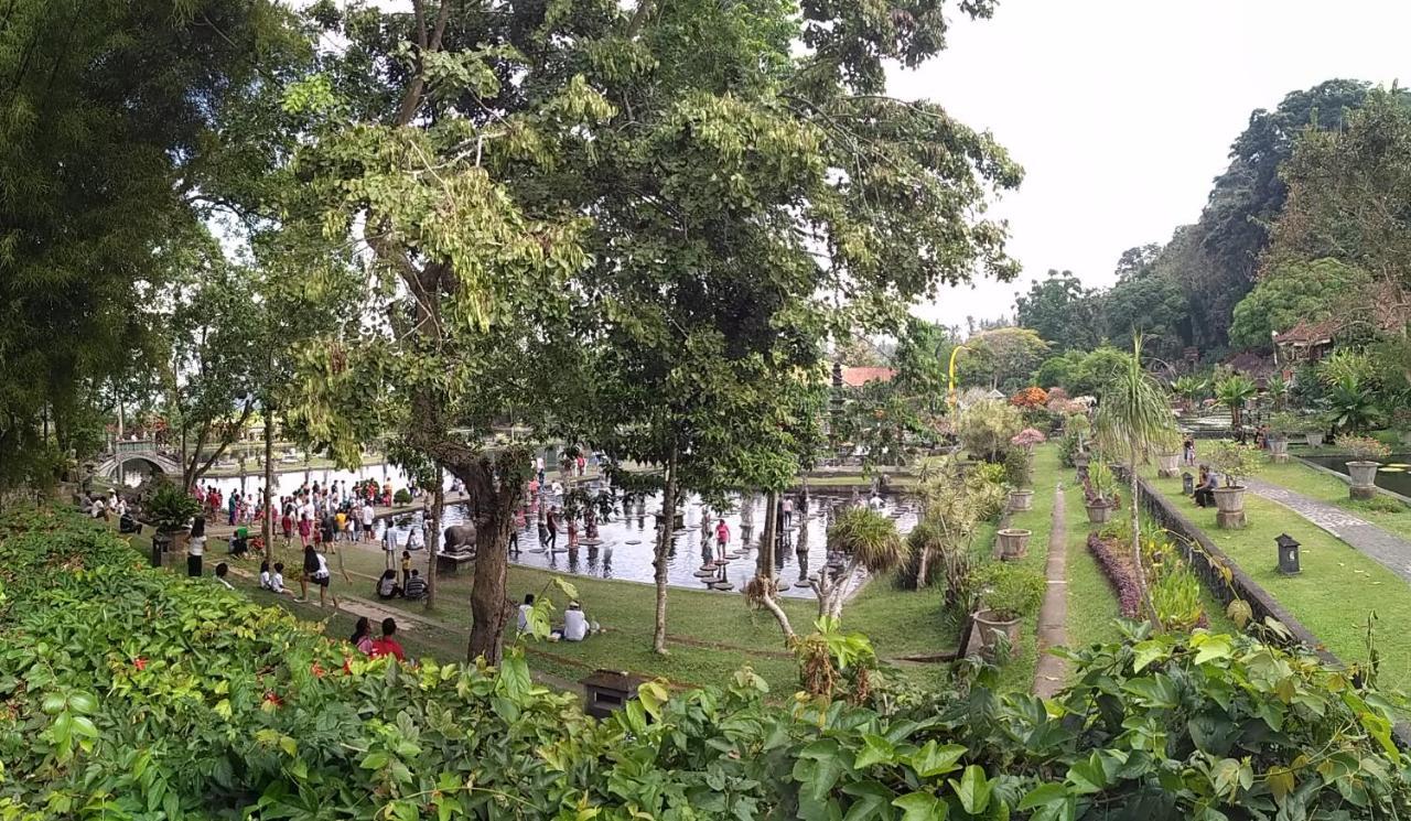 Dhangin Taman Karangasem  Luaran gambar