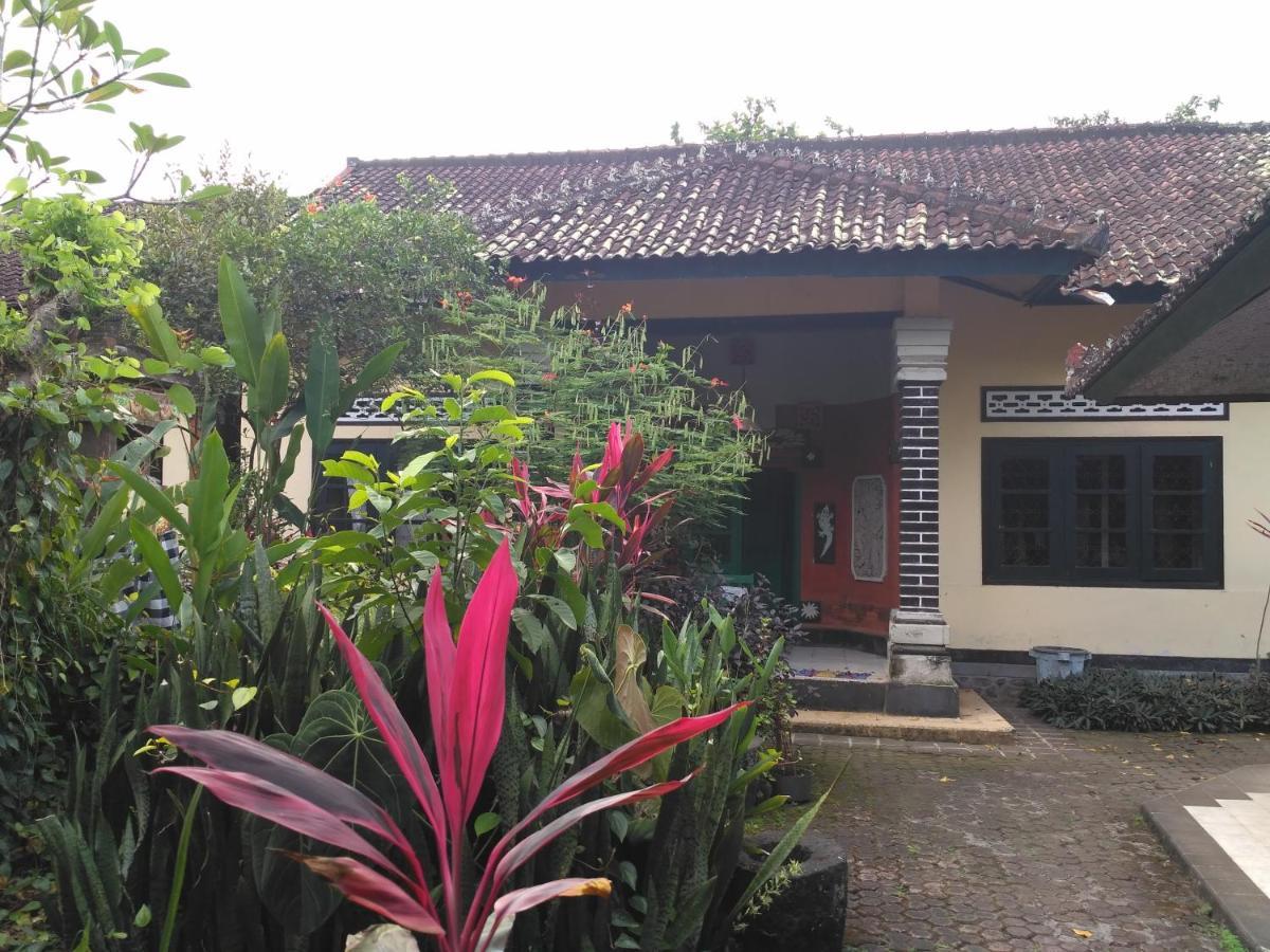 Dhangin Taman Karangasem  Luaran gambar