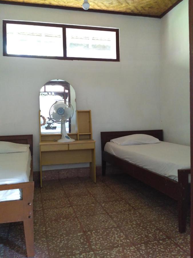 Dhangin Taman Karangasem  Luaran gambar