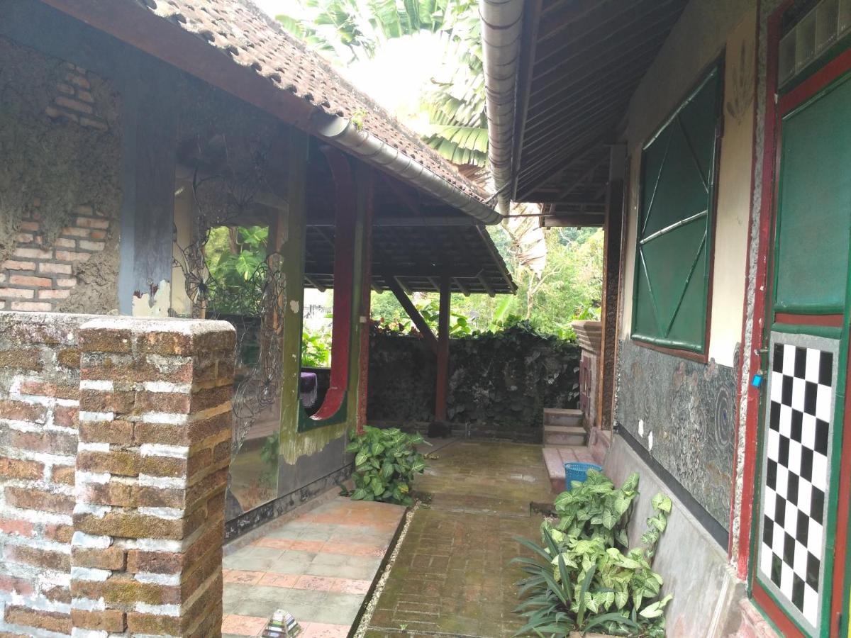 Dhangin Taman Karangasem  Luaran gambar