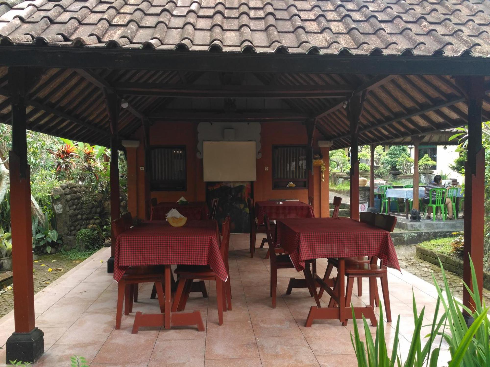 Dhangin Taman Karangasem  Luaran gambar