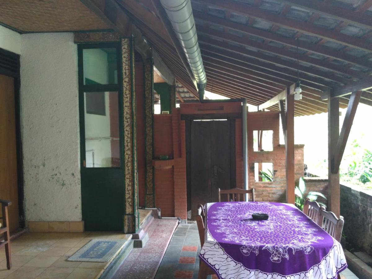 Dhangin Taman Karangasem  Luaran gambar
