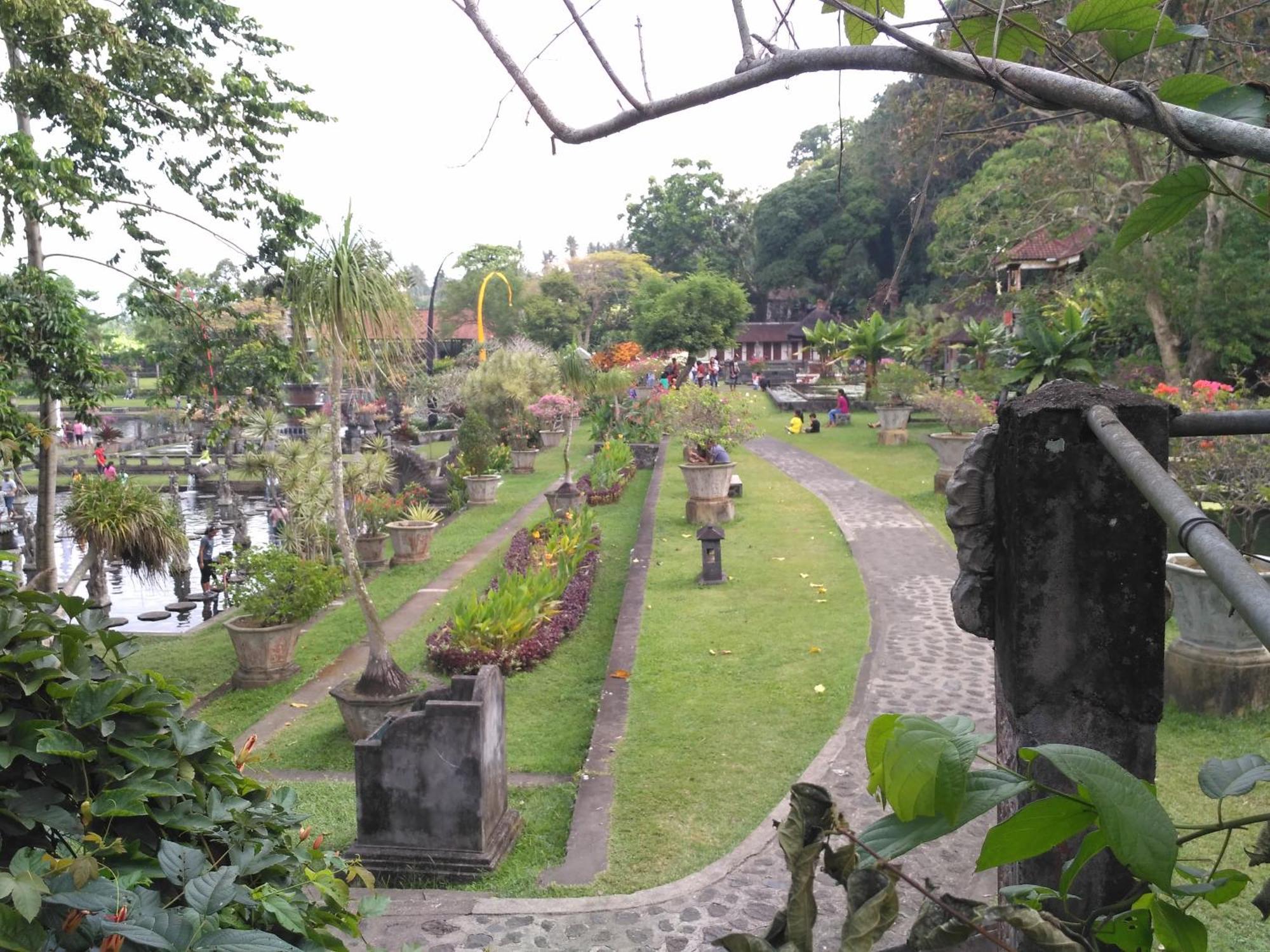 Dhangin Taman Karangasem  Luaran gambar